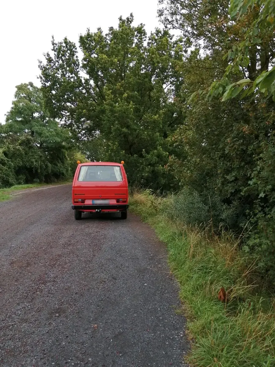 Używany VW Golf 83 KM (61 kW) 1985 Czerwony Minivan