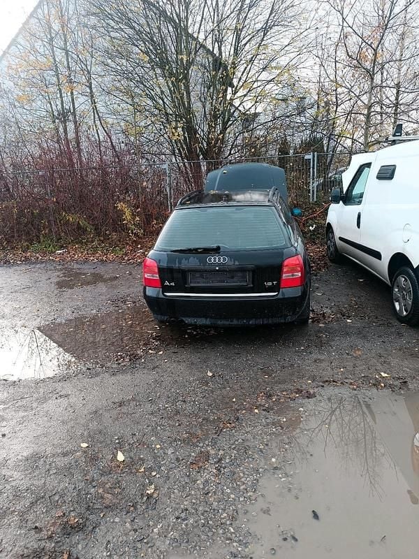 Schwarz Gebraucht 2000 Audi 80 Kombi | 800 € (Fairer Preis) - Bild 1/4