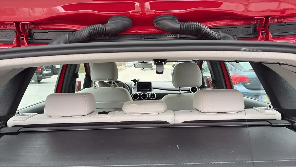 Gebraucht Mercedes B200 156 PS (114 kW) 2014 Rot Kleinwagen