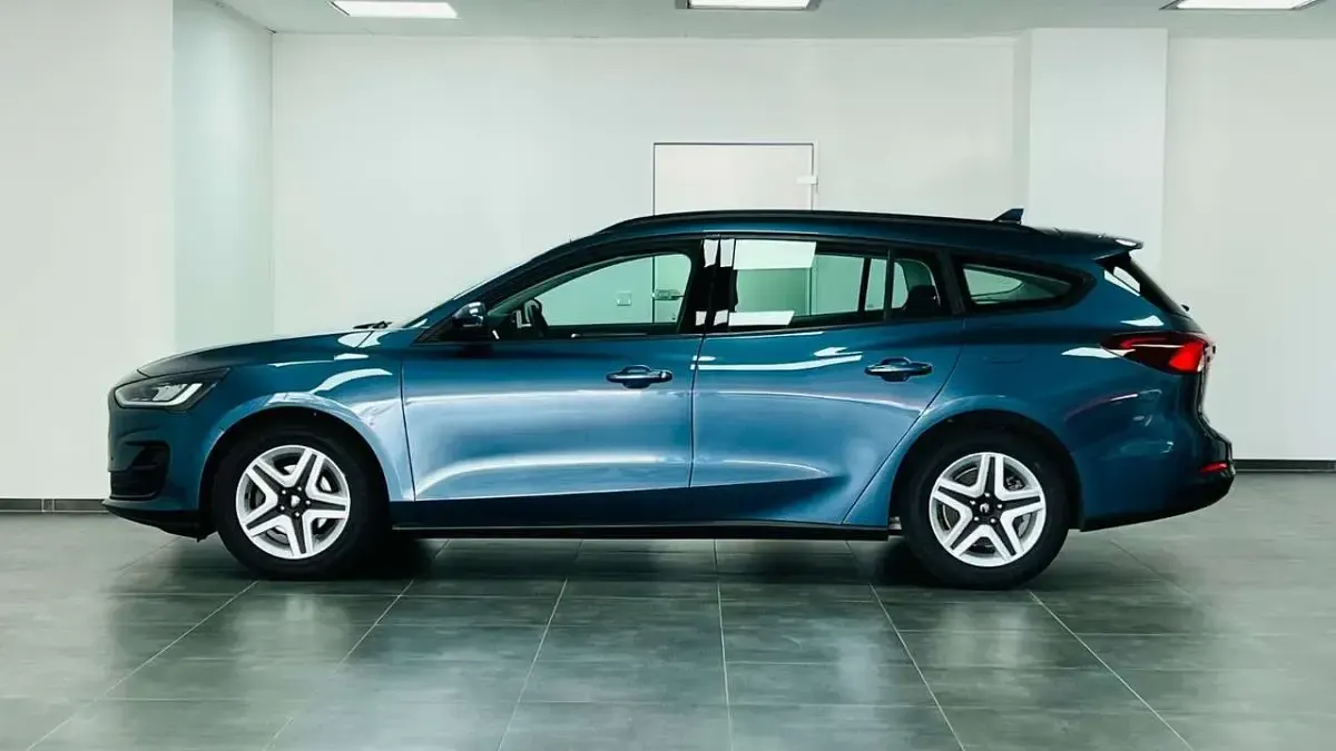 Gebraucht Ford Focus Cool & Connect 101 PS (74 kW) 2022 Chrome blue Kombi