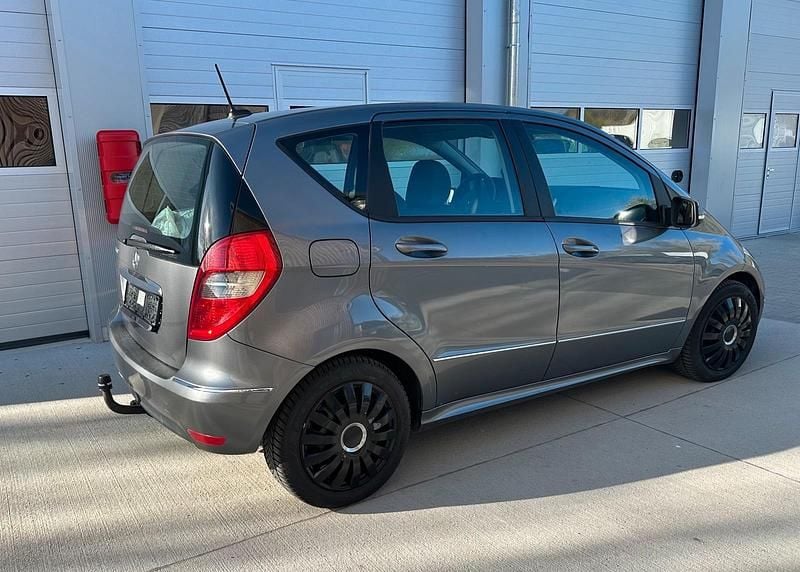 Gebraucht Mercedes A160 95 PS (69 kW) 2011 Grau Kombi