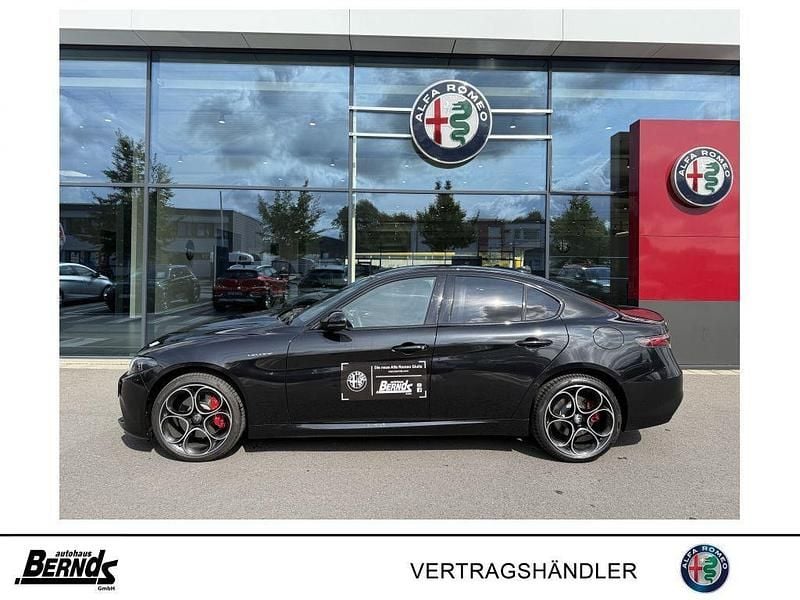 Gebraucht Alfa Romeo Giulia Premium 280 PS (205 kW) 2024 Nero vulcano metallic Limousine