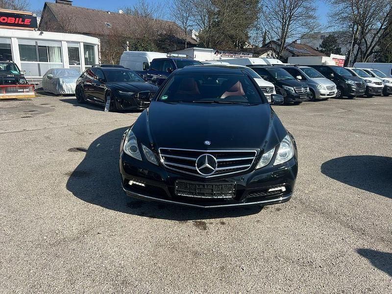 Gebraucht Mercedes E350 AMG 292 PS (214 kW) 2010 Schwarz Coupé