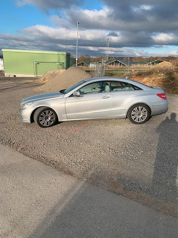 Gebraucht Mercedes 200 184 PS (135 kW) 2013 Silber Coupé