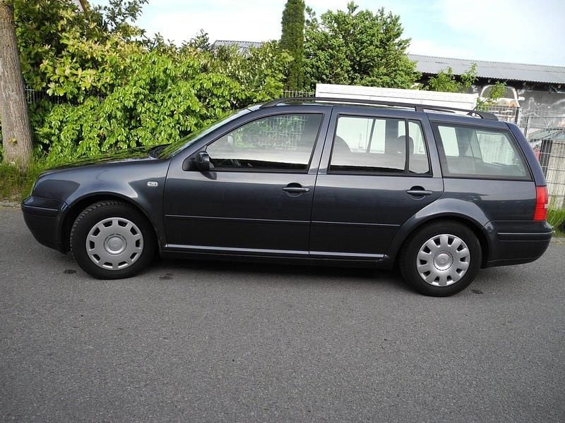 Second-hand VW Golf IV 100 CP (73 kW) 2003 Gri Break