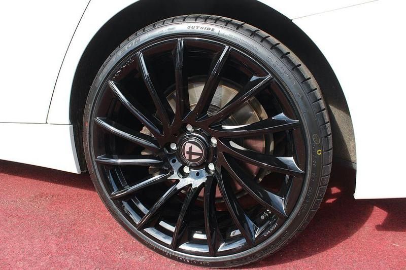 Gebraucht BMW 330 Advantage 258 PS (189 kW) 2015 Weiß Limousine