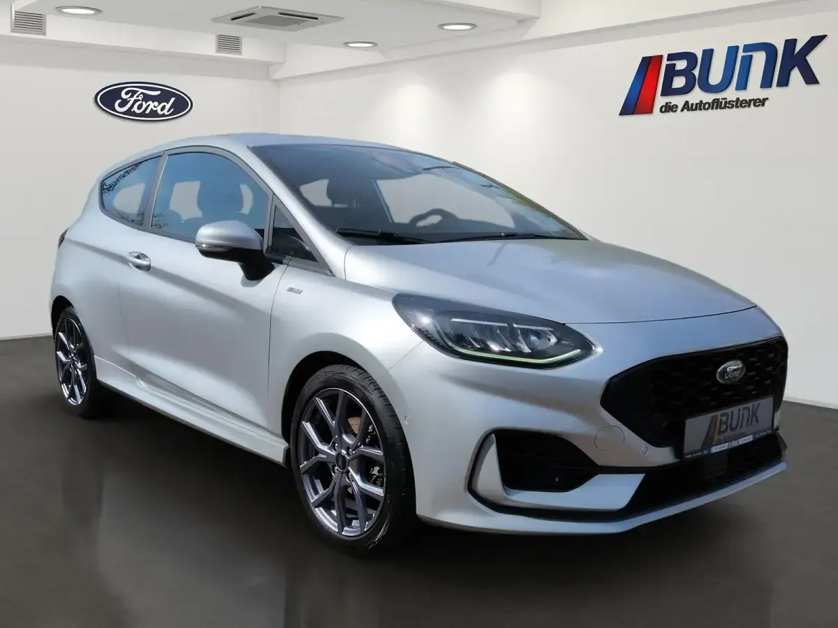 Gebraucht Ford Fiesta ST-Line 101 PS (74 kW) 2022 Polarsilber metallic Kleinwagen