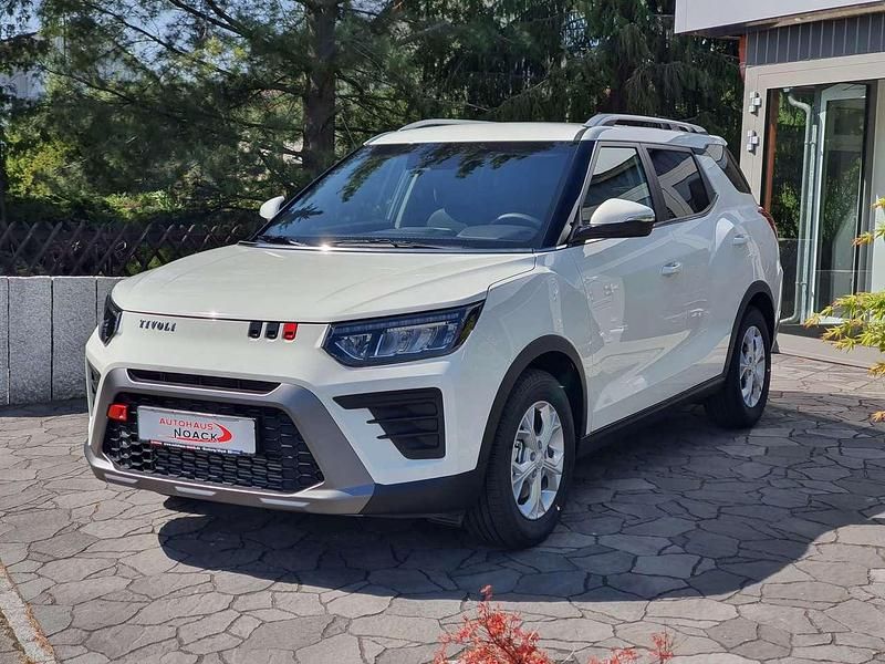 Grand white Neu 2025 Ssangyong Tivoli Quartz Kombi | 23.490 € (Etwas zu teuer) - Bild 1/4