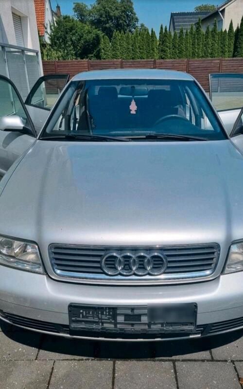 Silber Gebraucht 1999 Audi A4 Limousine | 750 € (Guter Preis) - Bild 1/4