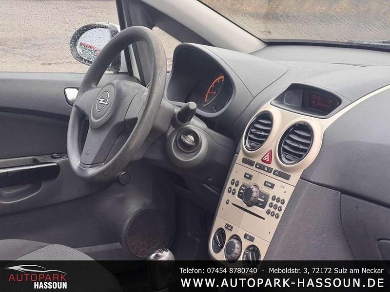 Gebraucht Opel Corsa Selection 60 PS (44 kW) 2009 Casabl/arctic/eisweiss/kaolin Kleinwagen