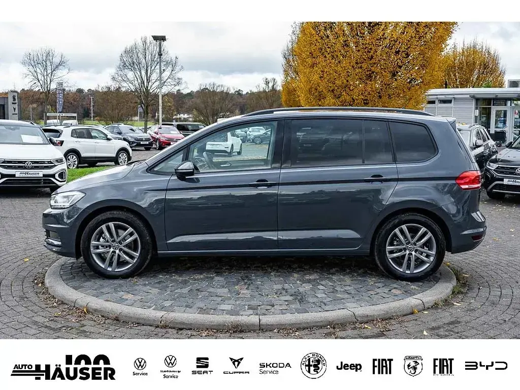 Gebraucht VW Touran Comfortline 150 PS (110 kW) 2025 Grau Van / Kleinbus