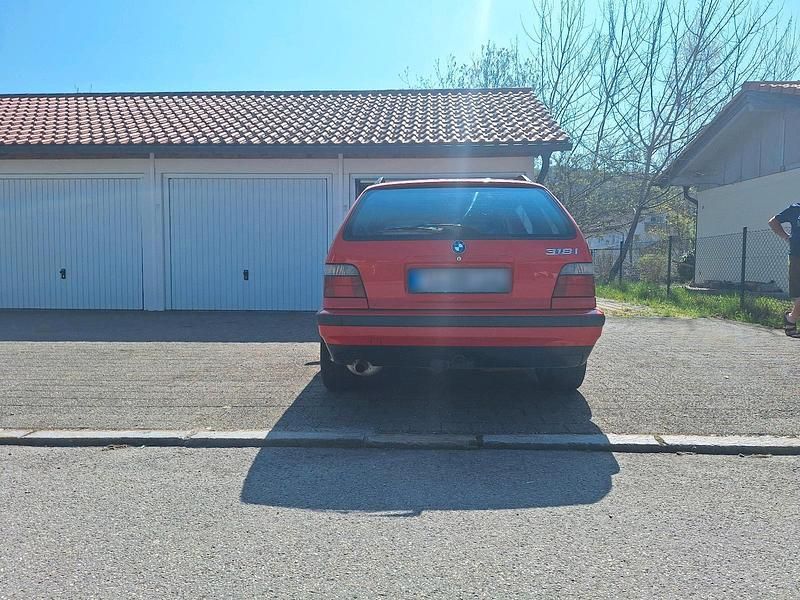 Używany BMW 318 116 KM (85 kW) 1997 Czerwony Kombi