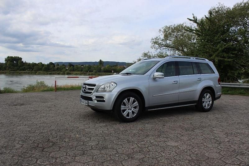 Silber Gebraucht 2011 Mercedes GL350 SUV | 19.990 € - Bild 1/4