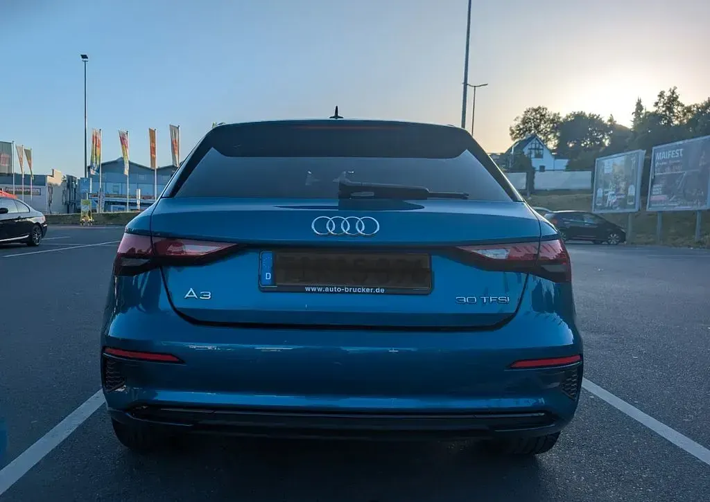 Gebraucht Audi A3 Advanced 110 PS (80 kW) 2023 Blau Limousine