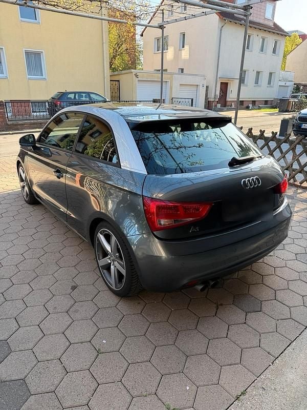 Używany Audi A1 S-Line 122 KM (89 kW) 2011 Szary Hatchback