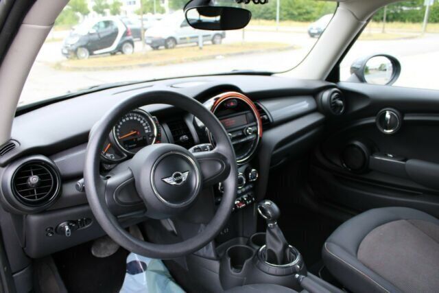 Gebraucht Mini Cooper 136 PS (100 kW) 2015 Schwarz metallic Kleinwagen