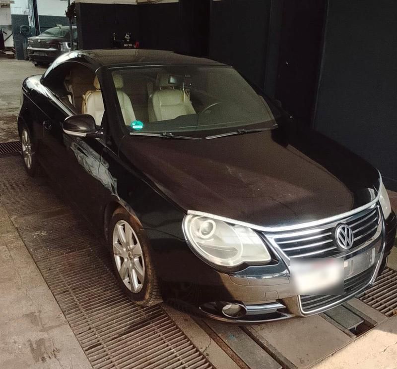 Usata VW Eos 140 CV (102 kW) 2007 Nero Cabrio