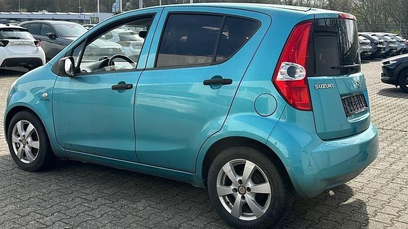 Gebraucht Suzuki Splash 65 PS (47 kW) 2009 Grün Kleinwagen