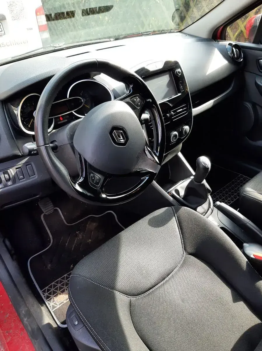 Gebraucht Renault Clio IV Dynamique 90 PS (66 kW) 2015 Rot Kleinwagen
