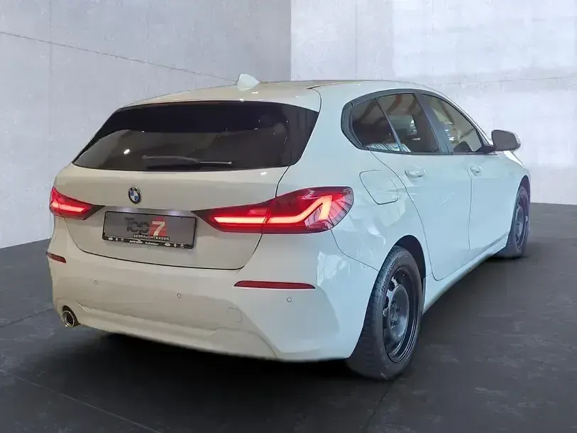 Gebraucht BMW 116 Advantage 109 PS (80 kW) 2021 Weiß Kleinwagen
