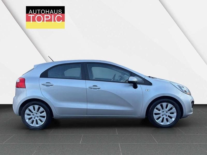 Gebraucht Kia Rio Edition 7 109 PS (80 kW) 2011 Brilliantsilber met. Kleinwagen