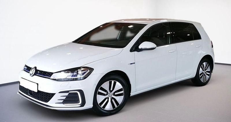 Weiß Gebraucht 2017 VW Golf VII GTE Limousine | 20.900 € (Teuer) - Bild 1/4