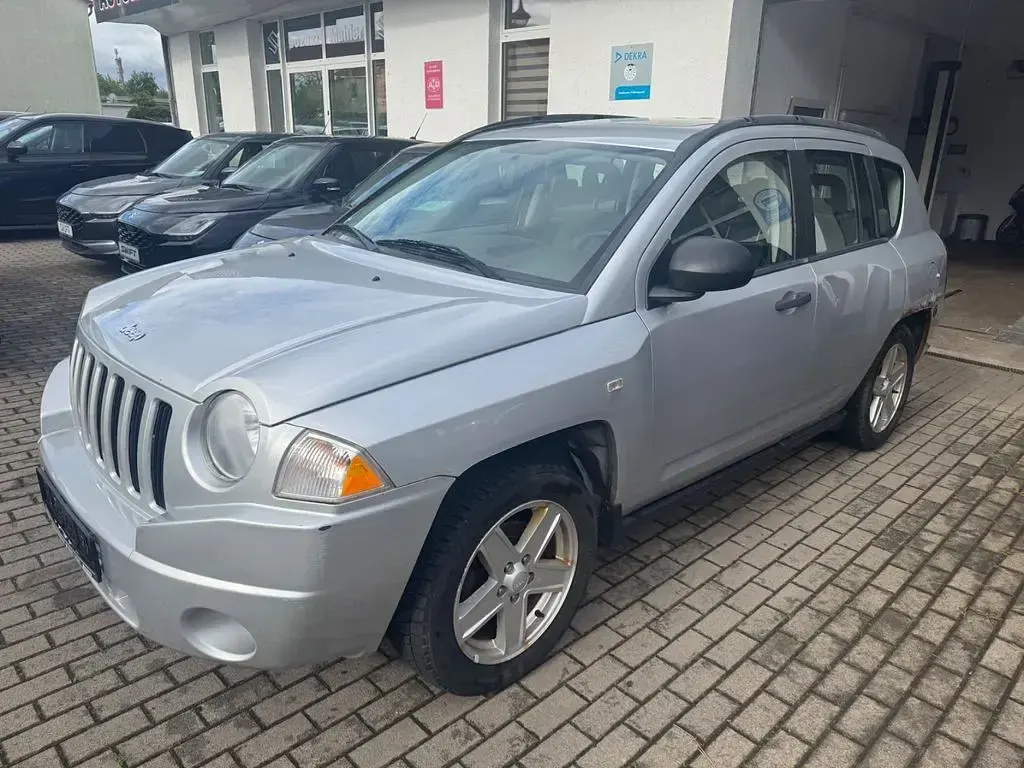 Gebraucht Jeep Compass Sport 170 PS (125 kW) 2007 Silber SUV
