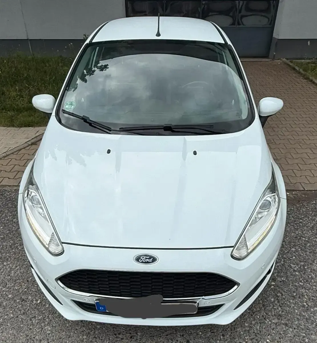 Gebraucht Ford Fiesta 75 PS (55 kW) 2016 Weiß Kleinwagen