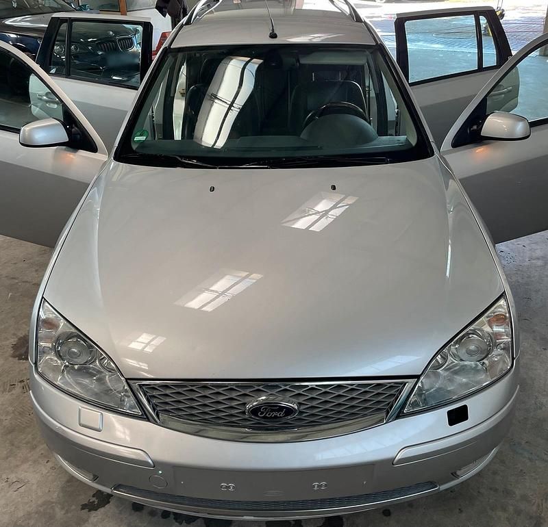 Gebraucht Ford Mondeo 131 PS (96 kW) 2005 Grau Kombi