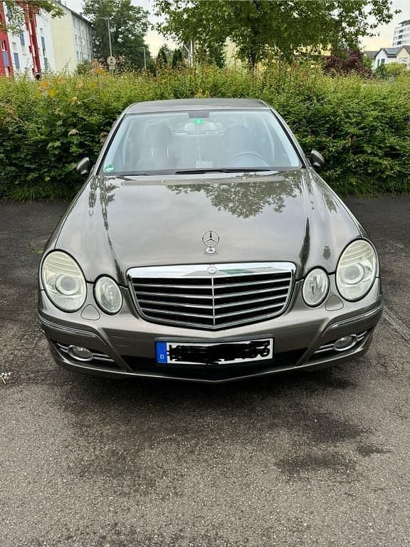 Gebraucht Mercedes E280 Avantgarde 231 PS (169 kW) 2007 Beige Limousine