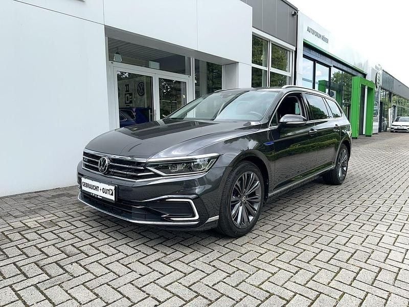 Grau Gebraucht 2021 VW Passat Pro Kombi | 25.980 € (Fairer Preis) - Bild 1/4