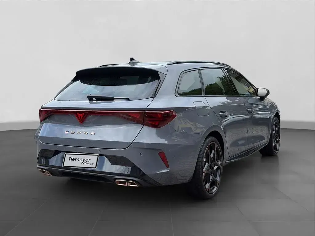 Neu Seat Leon 272 PS (200 kW) 2026 Grau Limousine