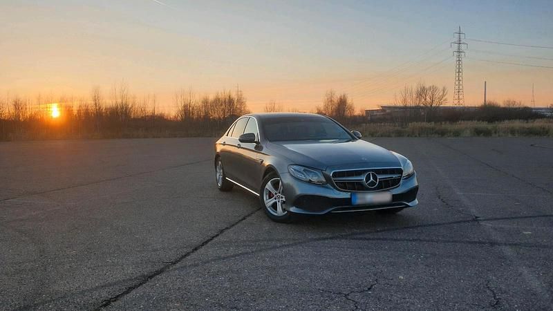 Gebraucht Mercedes E200 150 PS (110 kW) 2017 Grau Limousine