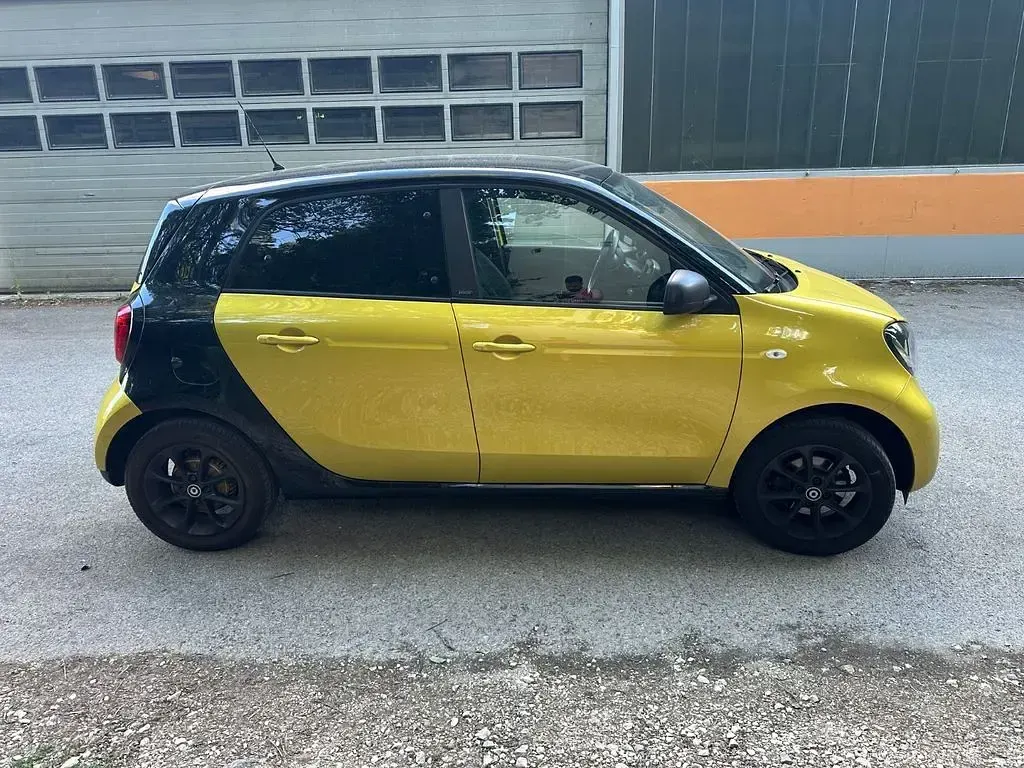 Gebraucht Smart ForFour Passion 71 PS (52 kW) 2018 Schwarz Kleinwagen