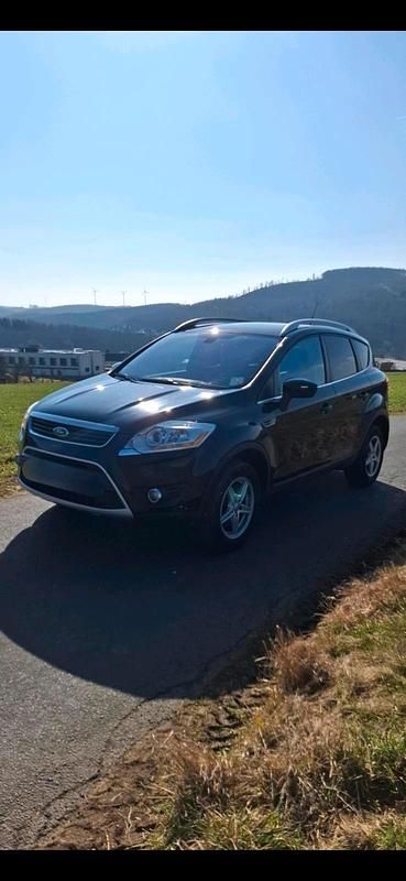 Gebraucht Ford Kuga Titanium 136 PS (100 kW) 2010 Schwarz SUV