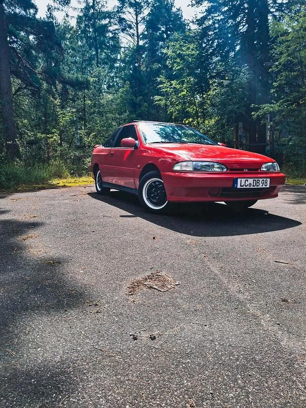 Rot Gebraucht 1993 Hyundai S-Coupe Coupé | 4.000 € - Bild 1/4