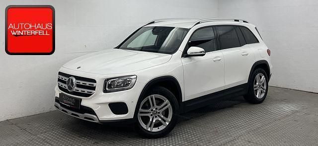 Polarweiss Gebraucht 2021 Mercedes GLB220 SUV | 29.600 € (Fairer Preis) - Bild 1/4
