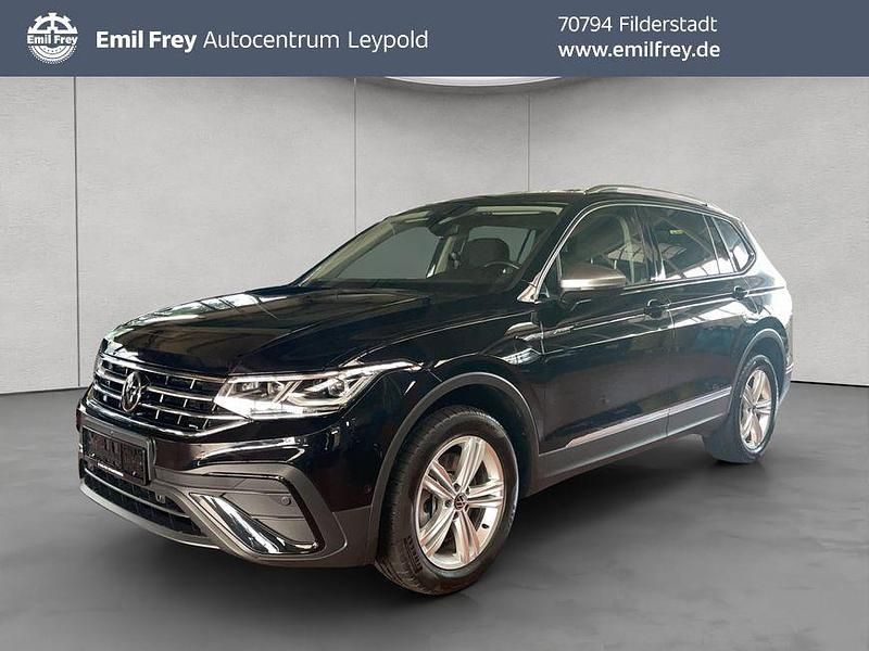 Deep black perleffekt Gebraucht 2023 VW Tiguan Allspace Life SUV | 37.890 € (Fairer Preis) - Bild 1/4