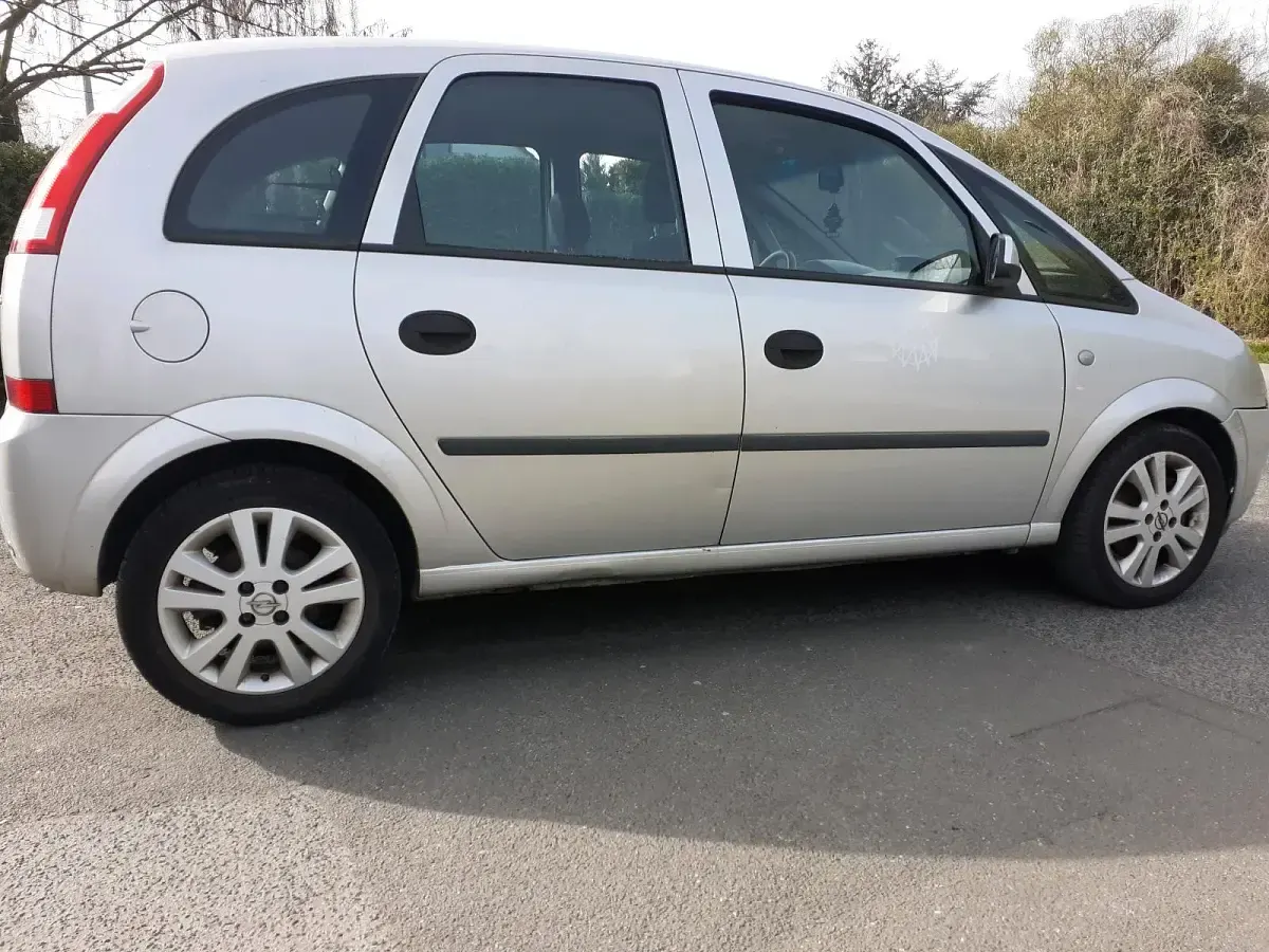 Używany Opel Meriva 101 KM (74 kW) 2003 Szary Minivan
