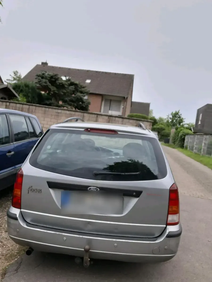 Gebraucht Ford Focus 110 PS (80 kW) 2003 Silber Kombi
