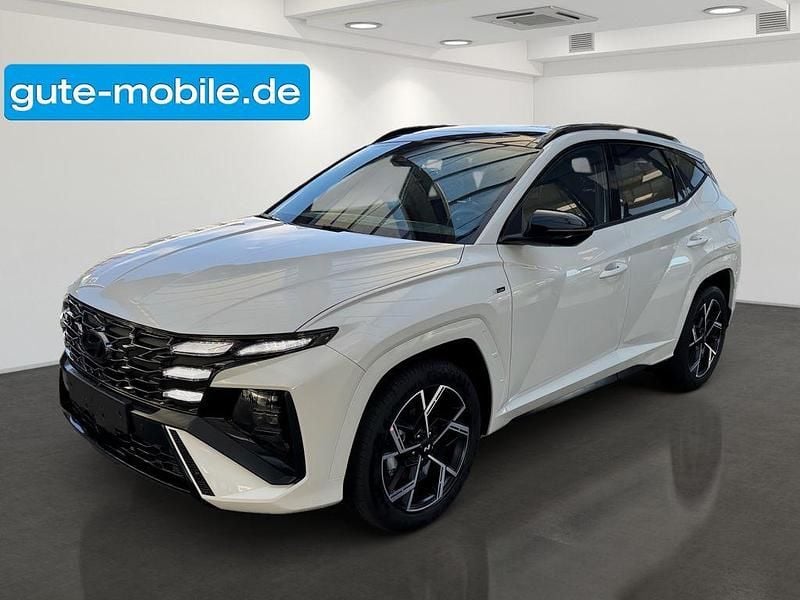 Atlas white / sol Neu 2025 Hyundai Tucson N Line SUV | 37.590 € (Fairer Preis) - Bild 1/4