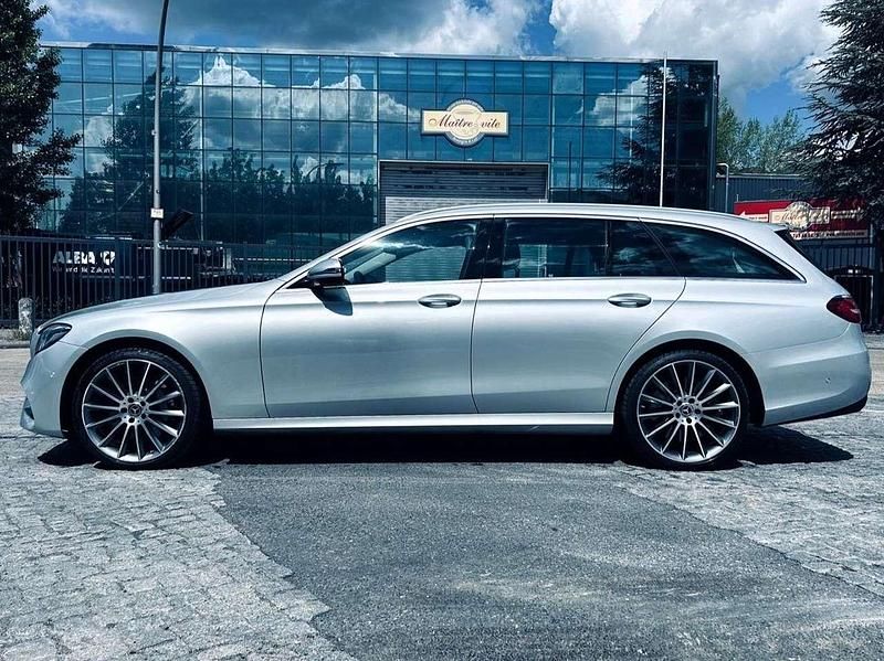Gebraucht Mercedes E400 333 PS (244 kW) 2017 Iridiumsilber  metalliclack Kombi