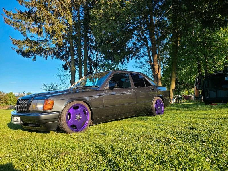 Gebraucht Mercedes 190 118 PS (86 kW) 1989 Schwarz Limousine