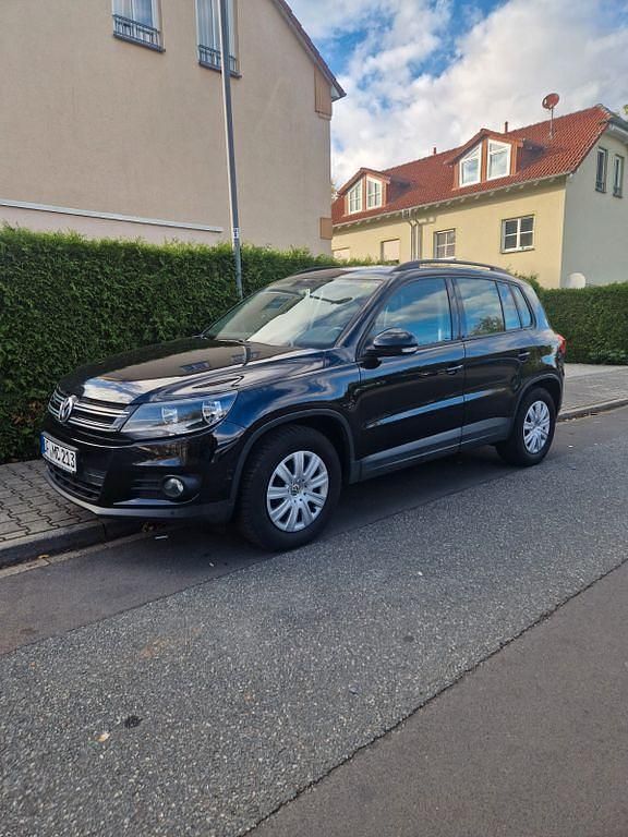 Schwarz Gebraucht 2014 VW Tiguan Sportline SUV | 10.500 € (Fairer Preis) - Bild 1/4
