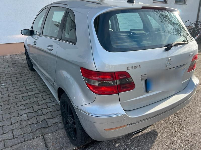 Gebraucht Mercedes B180 109 PS (80 kW) 2007 Silber Van / Kleinbus