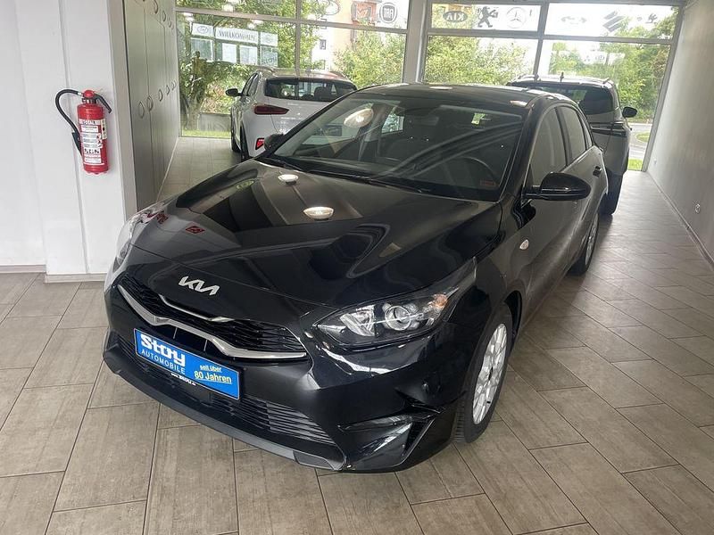 Schwarz Gebraucht 2022 Kia Ceed Limousine | 20.990 € (Guter Preis) - Bild 1/4