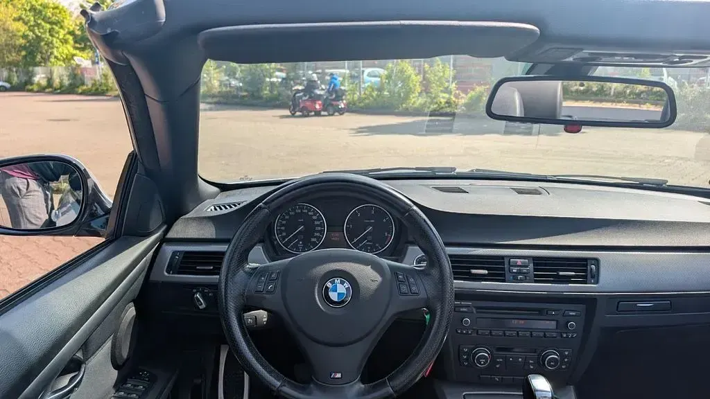Gebraucht BMW 320 M Sport 163 PS (119 kW) 2011 Silber Cabrio