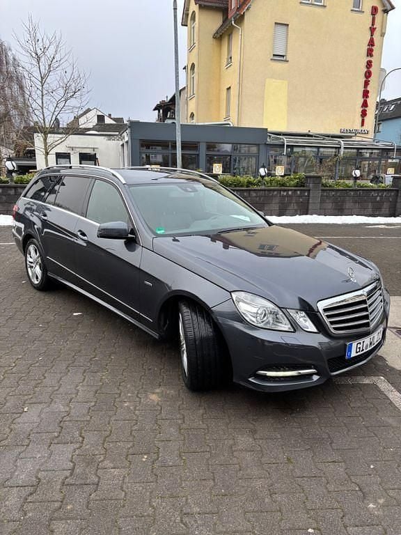 Gebraucht Mercedes 220 170 PS (125 kW) 2010 Grau Limousine