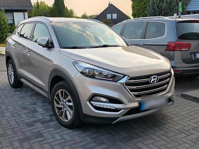 Beige Gebraucht 2017 Hyundai Tucson SUV | 17.200 € (Etwas zu teuer) - Bild 1/4