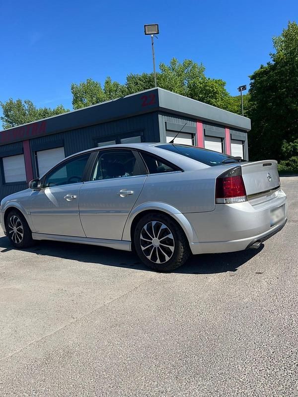 Gebraucht Opel Vectra 100 PS (73 kW) 2003 Silber Limousine